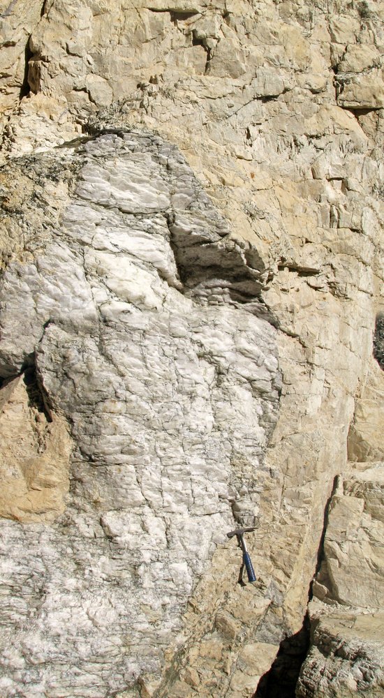 Large potassium feldspar and quartz crystals in pegmatitic granite